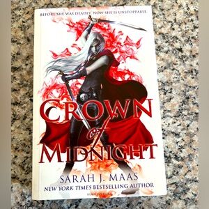 Throne of Glass Crown of midnight UK White cover